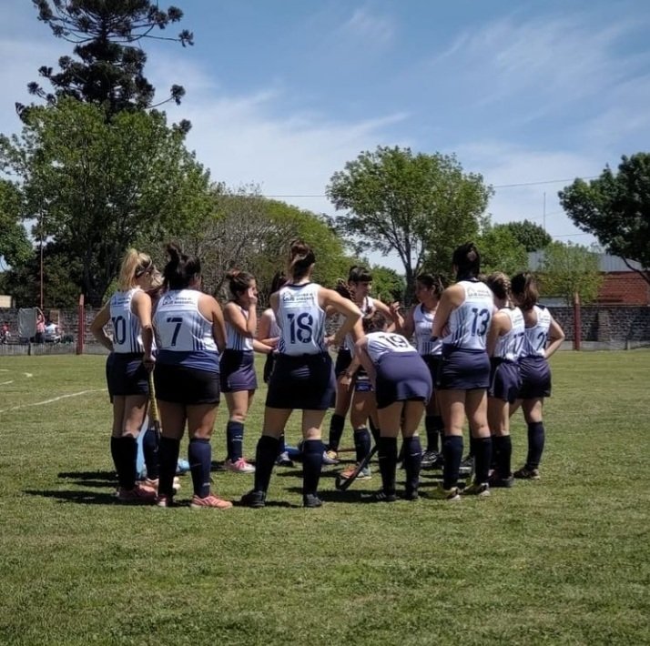 #Hockey 🏑¡VAMOS LAS PIBAS! 💙
Torneo Apertura 2021 LIH - 1/8 Final
🆚️ CA San Martín (Carlos Pellegrini)
🕛 14:30 hs
🏟 CA Deportivo Norte (Armstrong)

💙AL BOSQUE LO HACE GRANDE SU GENTE💙
#SumamosTodos #VamosBosque🔵⚪