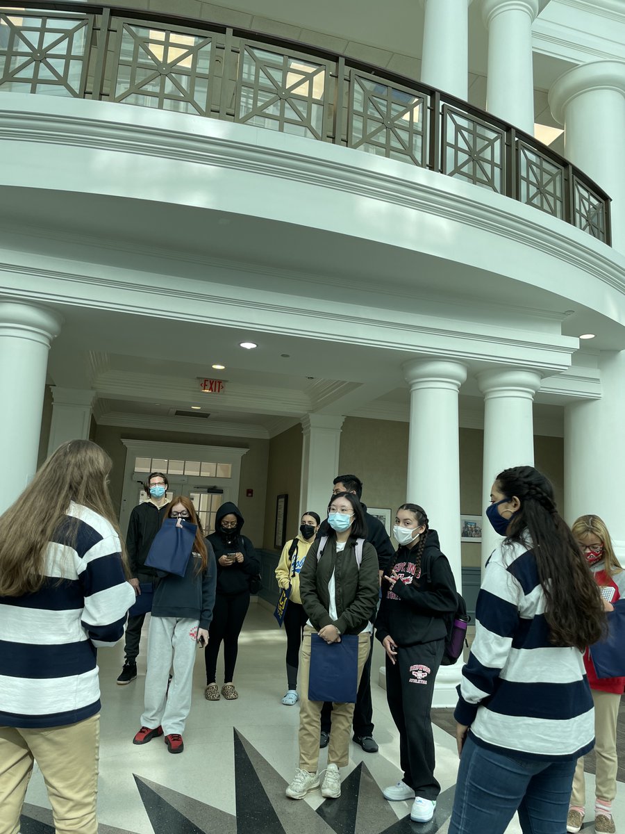 _HHS_GUIDANCE's tweet photo. Hoboken High School students recently visited @TCNJ , as part of the College Road Trips Series! Next stop will be @TempleUniv on Oct. 27th! https://t.co/S9VuZ4YnTA