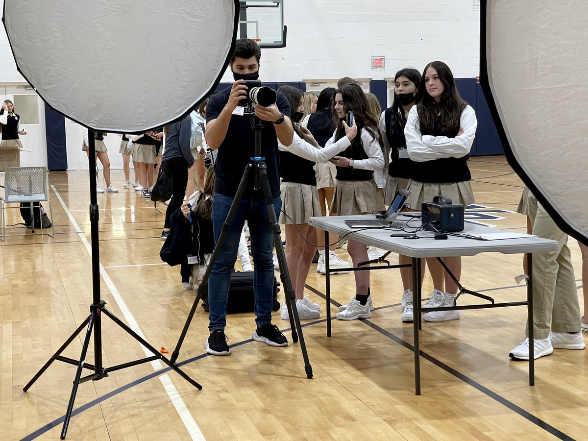 MillerpPaul's tweet photo. Picture Day Makeups and Retakes happening now, during lunch periods, in the MS Gym!
@NBPSEagles  @NBFineArts https://t.co/Wf1rBqPhYC