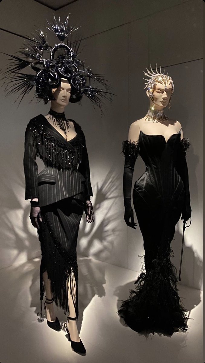 oh, what I would give to go to the 'Thierry Mugler: Couturissime' !