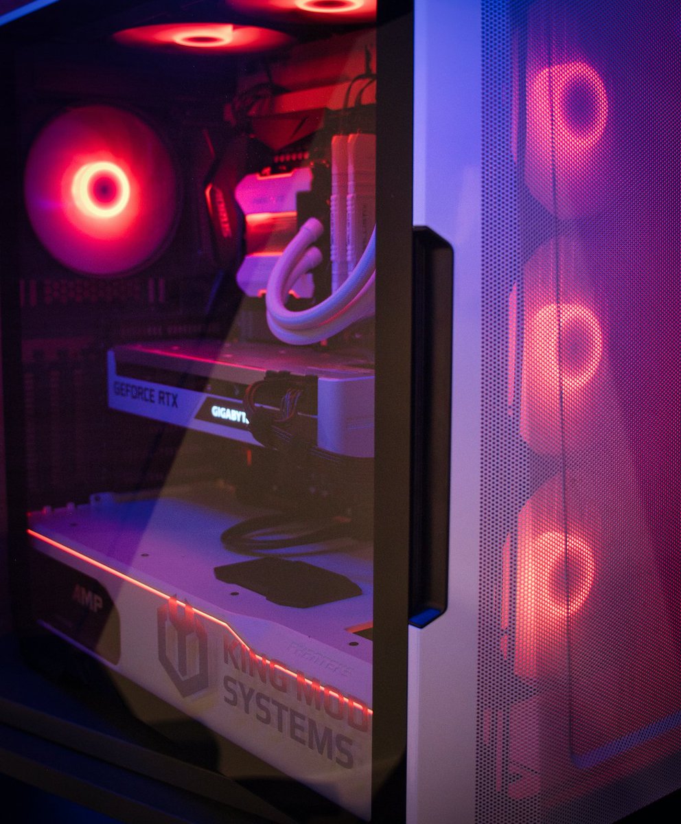 URBN_Esport's tweet photo. Thanks to our partner @Caseking, the @EsportArcadeDE at @LimbeckerPlatz1 is equipped with the latest PC-Systems to make sure you stay in the #Game. #URBNnetwork #eSportsBusiness #GamesIndustry https://t.co/tjPzQmaTNc