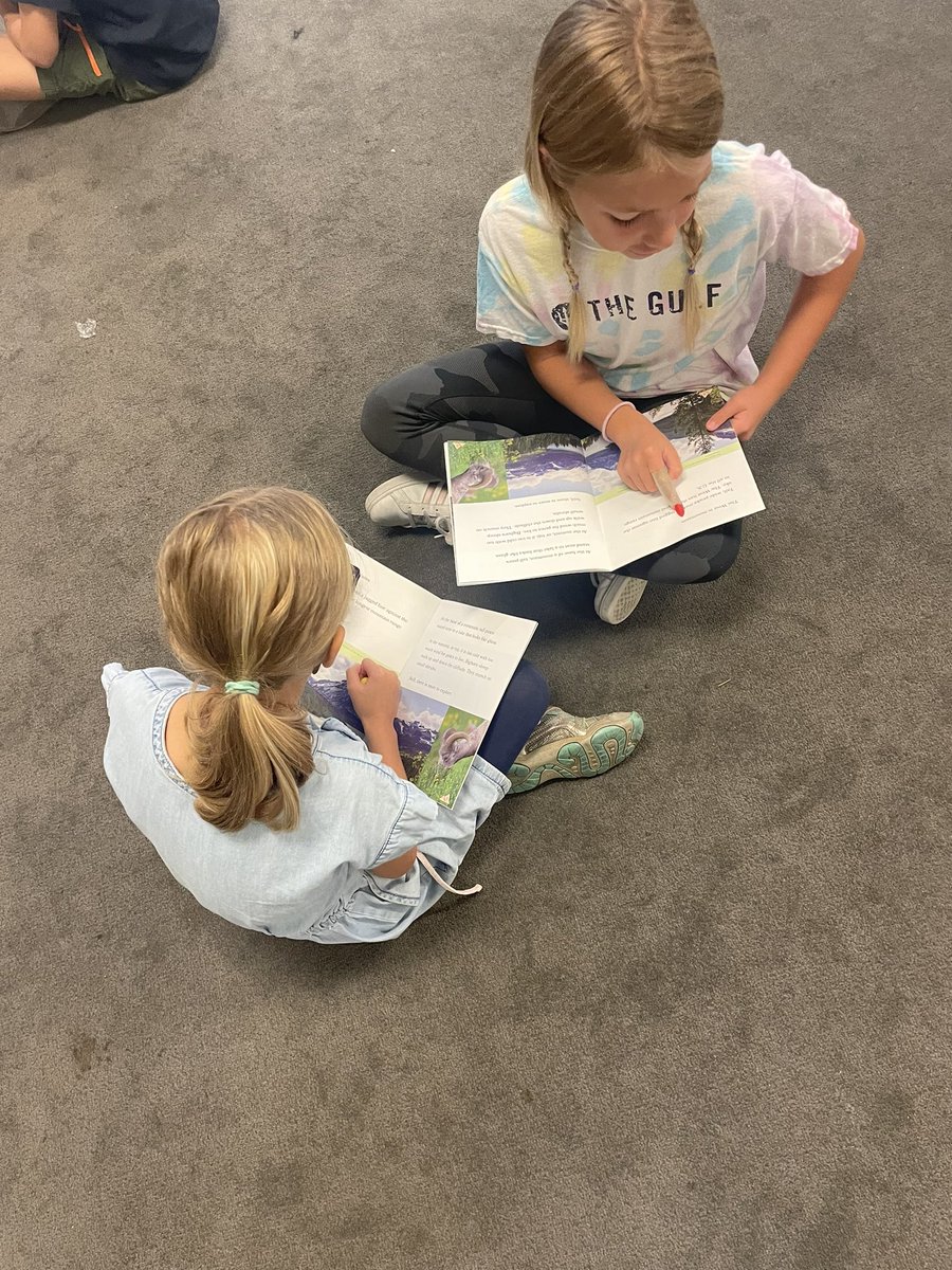 Building reading fluency and focusing on our accuracy today with Geodes. 👻 🧙‍♀️Witches fingers and wands are helping keep us on track! #sumnerachieves #ROCvision <a href="/AmyBradley06/">Amy Bradley</a> <a href="/JAE_stem/">JackAndersonElemSTEM</a>