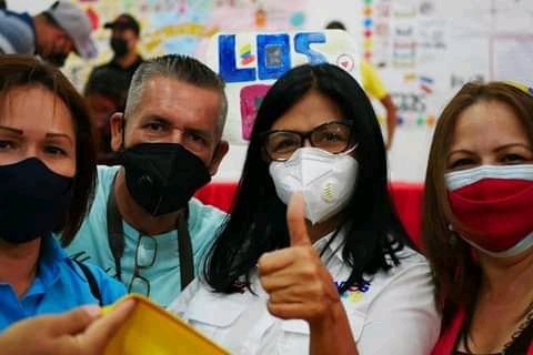 mujervicepsuvca's tweet photo. 19/10/2021 ARAGUA juramentación del comando campaña sección Comunicación con @taniapsuv  y candidata a Gobernadora @Soykarinacarpio este 21 nov Venceremos https://t.co/tEuxoLqZsb