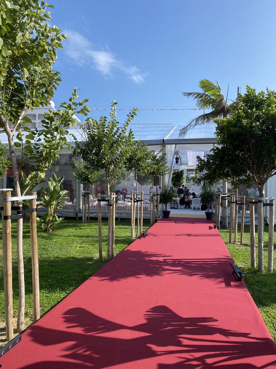 lucija_matic's tweet photo. Nice job #avalanche 👏

Like a little oasis at Burning Man, but in the city😝

And the best things is - it’s next to my home!

#avalanchehouse #LisbonBlockchainWeek https://t.co/Zwduq54wMS