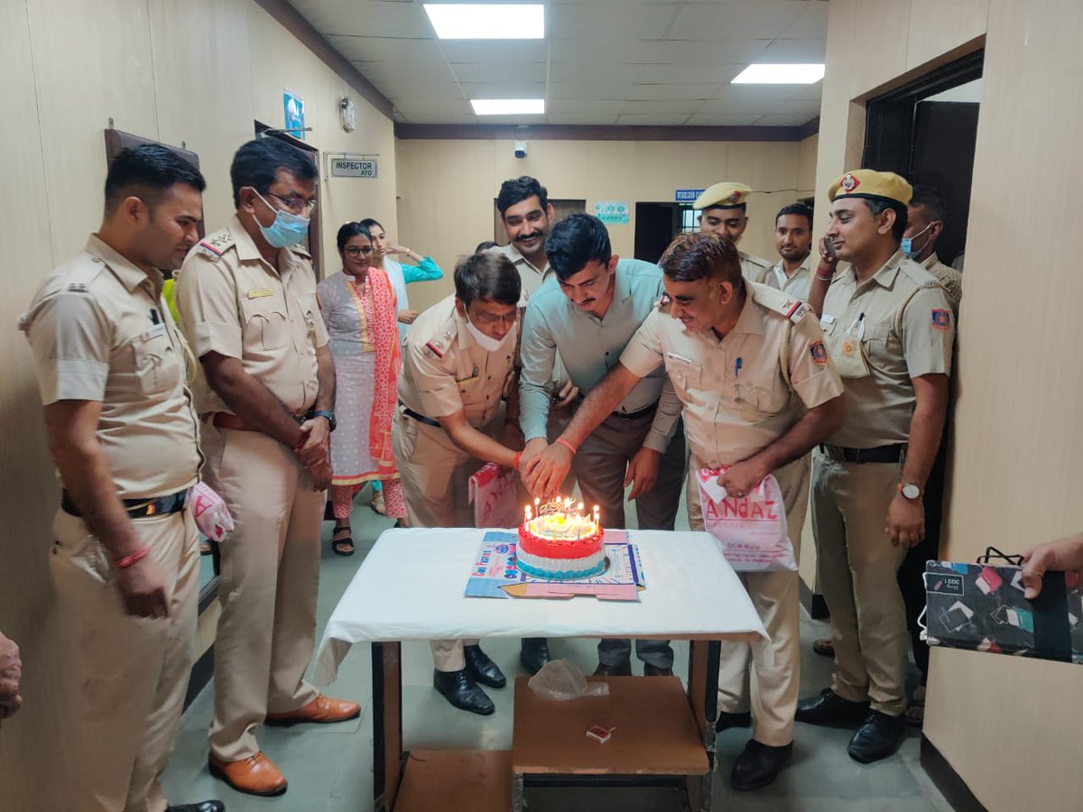 dcp_southwest's tweet photo. To bring Smiles over the faces of colleagues, PS Palam Village initiated "Birthday Celebrations" on 2nd Saturday of every month to celebrate the birthday of the staff, whose birthday falls in that month.
# WeCare We are ❤️ ki Police. https://t.co/BCqoNhQYym
