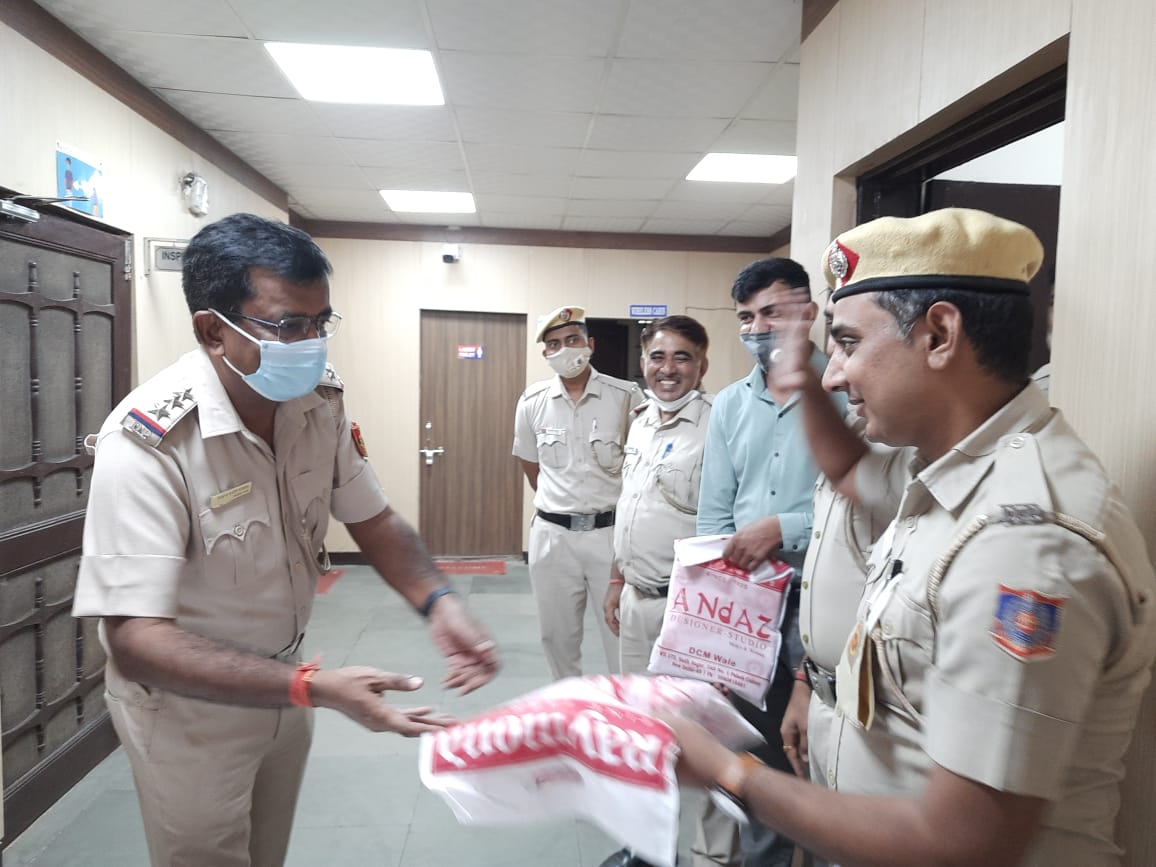 dcp_southwest's tweet photo. To bring Smiles over the faces of colleagues, PS Palam Village initiated "Birthday Celebrations" on 2nd Saturday of every month to celebrate the birthday of the staff, whose birthday falls in that month.
# WeCare We are ❤️ ki Police. https://t.co/BCqoNhQYym