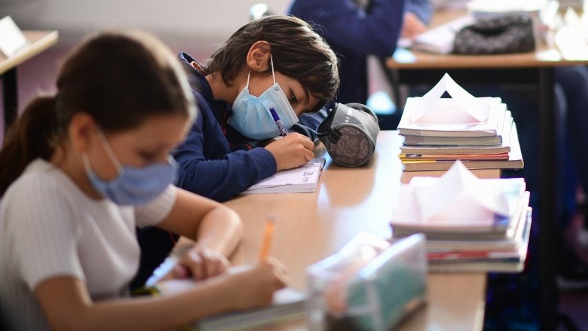 CompasInforma's tweet photo. Plan de vacunación a menores de edad podría comenzar antes de que culmine el año https://t.co/Bhh40Q6Ty7 https://t.co/XefTvR1yIv