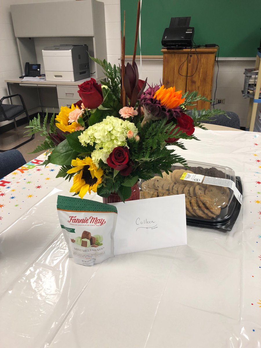 ColleenHoll1's tweet photo. In life you can put a price tag on just about everything, except people who pull you up when you were down and helped you get where you wanted to be. Sending lots of love to my English department for the best birthday surprise ever!! It was exactly what I needed!
#WeAreLemont https://t.co/usXwaUzVDd