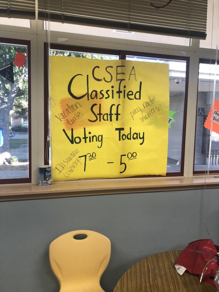 yeseniaduarte42's tweet photo. Rock the Vote.  Calling all classified staff to stop by the DO to place your vote 730-500 @CSEA_Now @CajonValleyUSD https://t.co/H9em12tyX6
