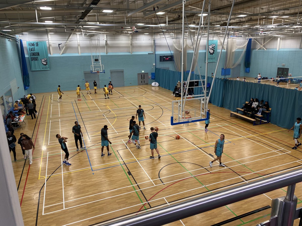 varvas_v's tweet photo. Great to see our @UEL_News @UELSportsDock @EastLDN_Sport teams competing back on campus! #uelfamily #uelconnected https://t.co/rfYsmGI78e