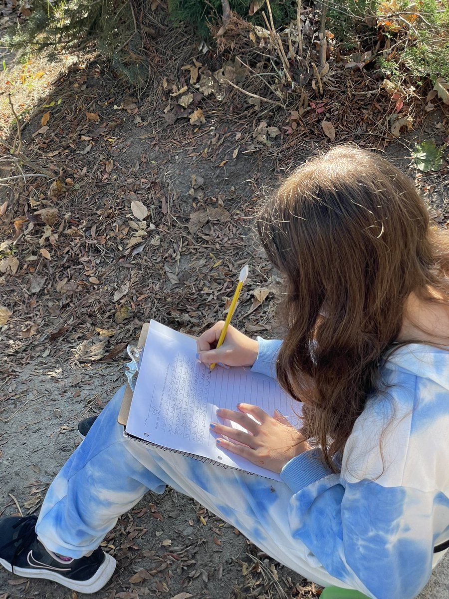 mlleasorin's tweet photo. It’s #TakeMeOutsideDay ! What fun things are you up to?
Room 111 is busy looking at things through different perspectives and using adjectives in their creative writing pieces to to describe what they see!
@AllenbyPS_TDSB #outsideEd https://t.co/d0IAO2PijE