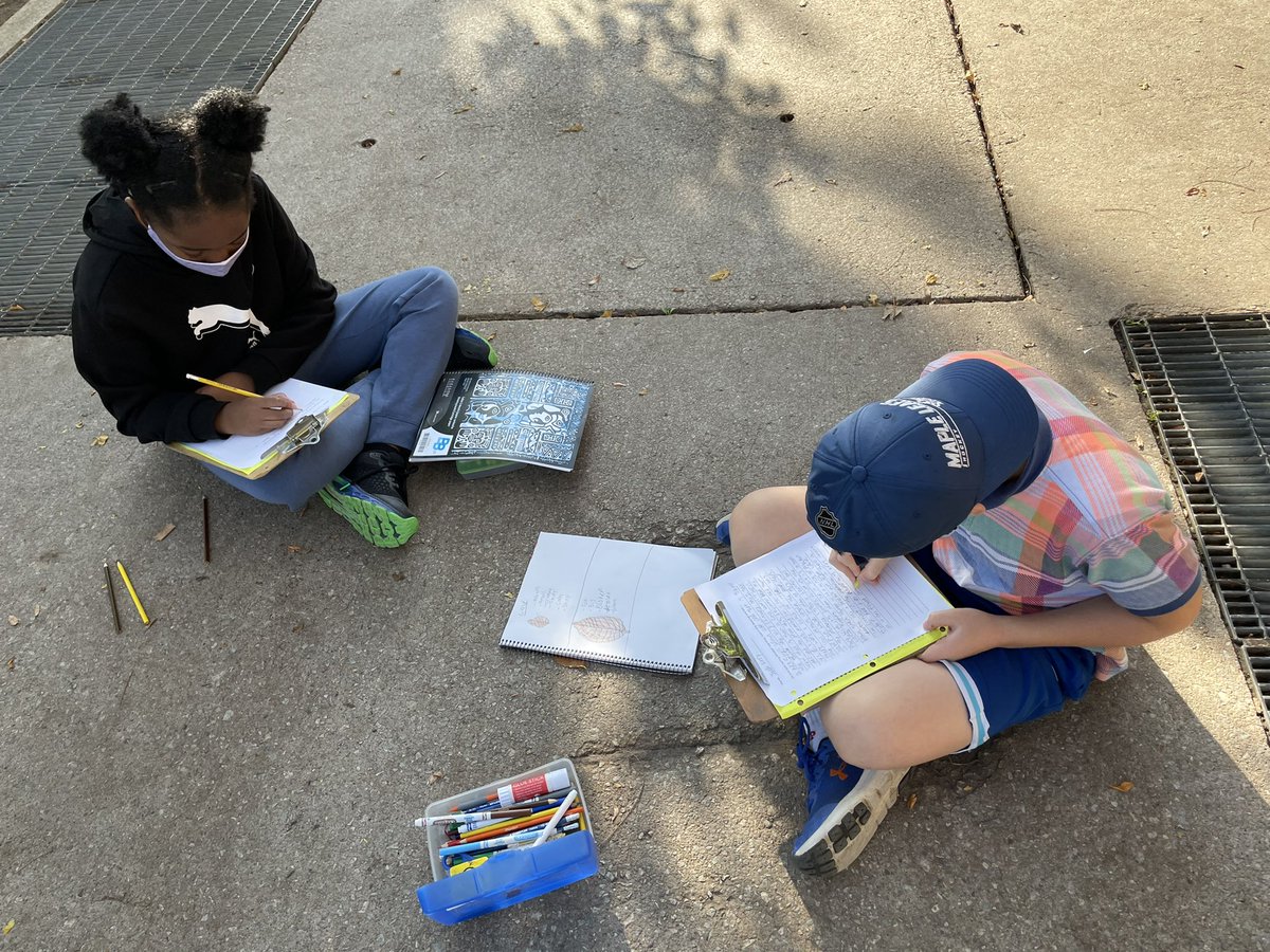 mlleasorin's tweet photo. It’s #TakeMeOutsideDay ! What fun things are you up to?
Room 111 is busy looking at things through different perspectives and using adjectives in their creative writing pieces to to describe what they see!
@AllenbyPS_TDSB #outsideEd https://t.co/d0IAO2PijE