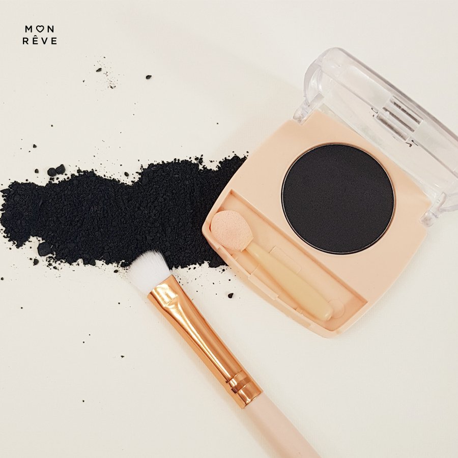 mon_reve's tweet photo. Destaca tu mirada con la Sombra Individual Black N° 25. ¡Te encantará!
#monrevevenezuela
#monreve
#venezuela🇻🇪
#SombraIndividualMonreve
#sombraindividual
#Belleza
#Maquilaje
#CrazyForColors
#Cosméticos
#makeupartist https://t.co/mJhxIlNiJB