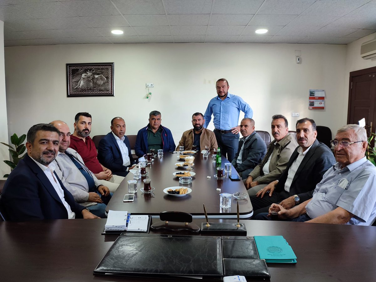 Ziraat Odası İl Başkanlığına seçilen İbrahim Kara ve yönetim  kurulu üyelerine  hayırlı olsun ziyaretinde bulunarak ilimiz tarımı üzerine istişarelerde bulunduk.Başkanımıza ve yönetim kurulu üyelerine başarılar diliyorum.