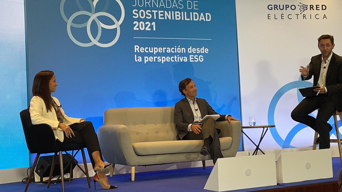Ya esta en vivo la Conferencia de Sostenibilidad 2021, hecho por el <a href="/RedElectricaREE/">Red Eléctrica</a> 

Tiene como objetivo impulsar la acción desde una perspectiva común, reflexionando colectivamente en un foro de debate que contribuya a crear juntos el #FuturoSostenible 👏✨