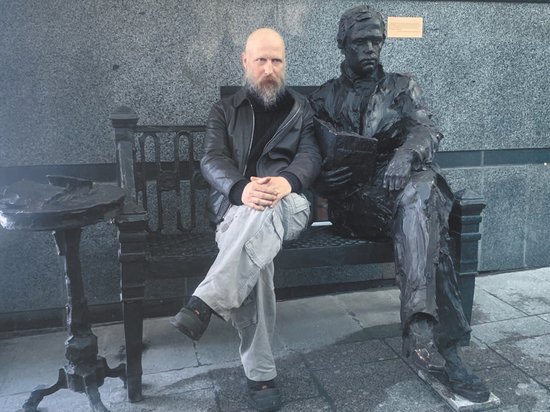 PishiiChitai's tweet photo. Праправнук Достоевского назвал любимую книгу предка

Алексей Дмитриевич Достоевский — праправнук великого писателя, и это видно с первого взгляда. А уж если глянет исподлобья, то кажется, перед тобой сам Федор Михайлович. Потомок классика оказался весьма… https://t.co/VeQy3pjnHA https://t.co/Fx2X9KslnY