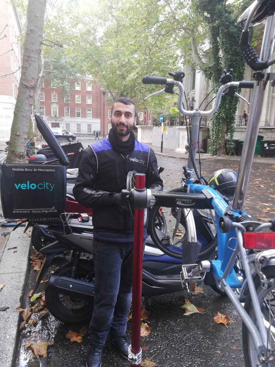 math_patten's tweet photo. This is a great service, Jonathan from @_VeloCityLondon came to me  and fixed my puncture.  Expert, affordable and hyper-convenient. 😎 https://t.co/a3BKJOkiC2