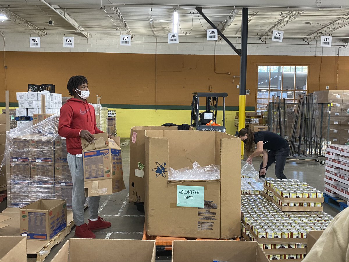 DrOrso_DP's tweet photo. Had a great time @FreestoreFB with @MrsStevens8 and the @DeerParkSchools Seniors. What an amazing experience. Thank you for having us and sharing your mission with us @FreestoreFB! @DeerParkHS https://t.co/XqlzQ3Ny1X