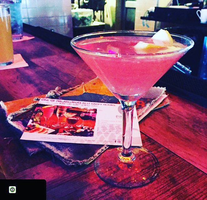 PinefishPhilly's tweet photo. $6 martinis at happy hour every day. #PhillyHappyHour #PhillyMartinis #Philly #Pinefish https://t.co/bLzlET9xCm
