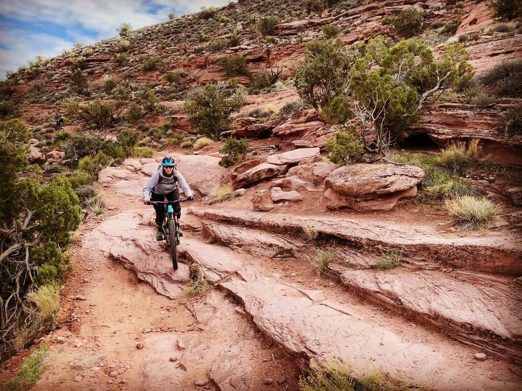 Smiles
.
.
#nontana #montanabicycleguild #porcupinerim #girlswhoride instagr.am/p/CVQUN8PFszz/