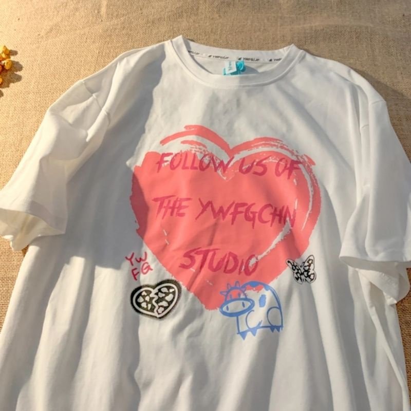 🌸พร้อมส่ง  ตัวละ 99 ฿🌸
เสื้อยืด oversized สกรีนลายหัวใจสุดน่ารัก✨

📍อก : 32-38​นิ้ว
📍ความยาว​: 23 นิ้ว
📍แขน​ยาว​: 7.5 นิ้ว