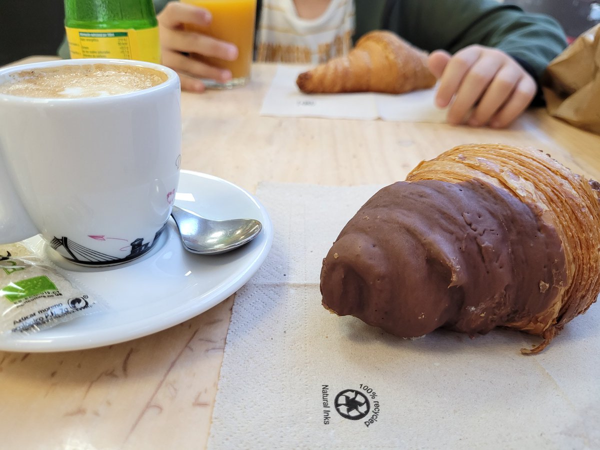 adanielgaston's tweet photo. No todos los días es diversión depues del cole y carreras a casa.
Hoy toca relax #momentoslindos https://t.co/cYl3Z2KXCO