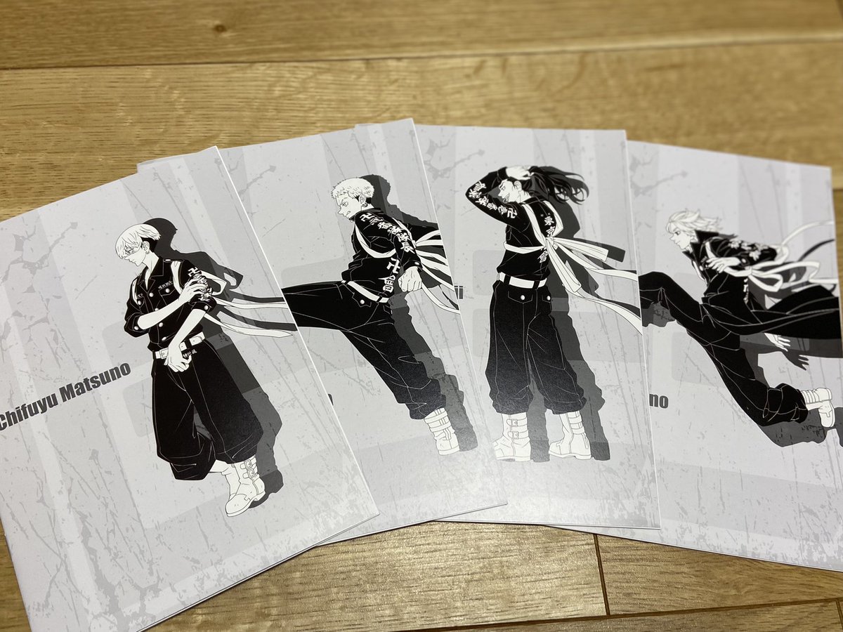 0505Comcomcom's tweet photo. 子どものおつかいで深夜にセブンに行かされる親父。東京リベンジャーズと言うものらしいけど#セブンイレブン＃東京リベンジャーズ https://t.co/scxTusfPrR