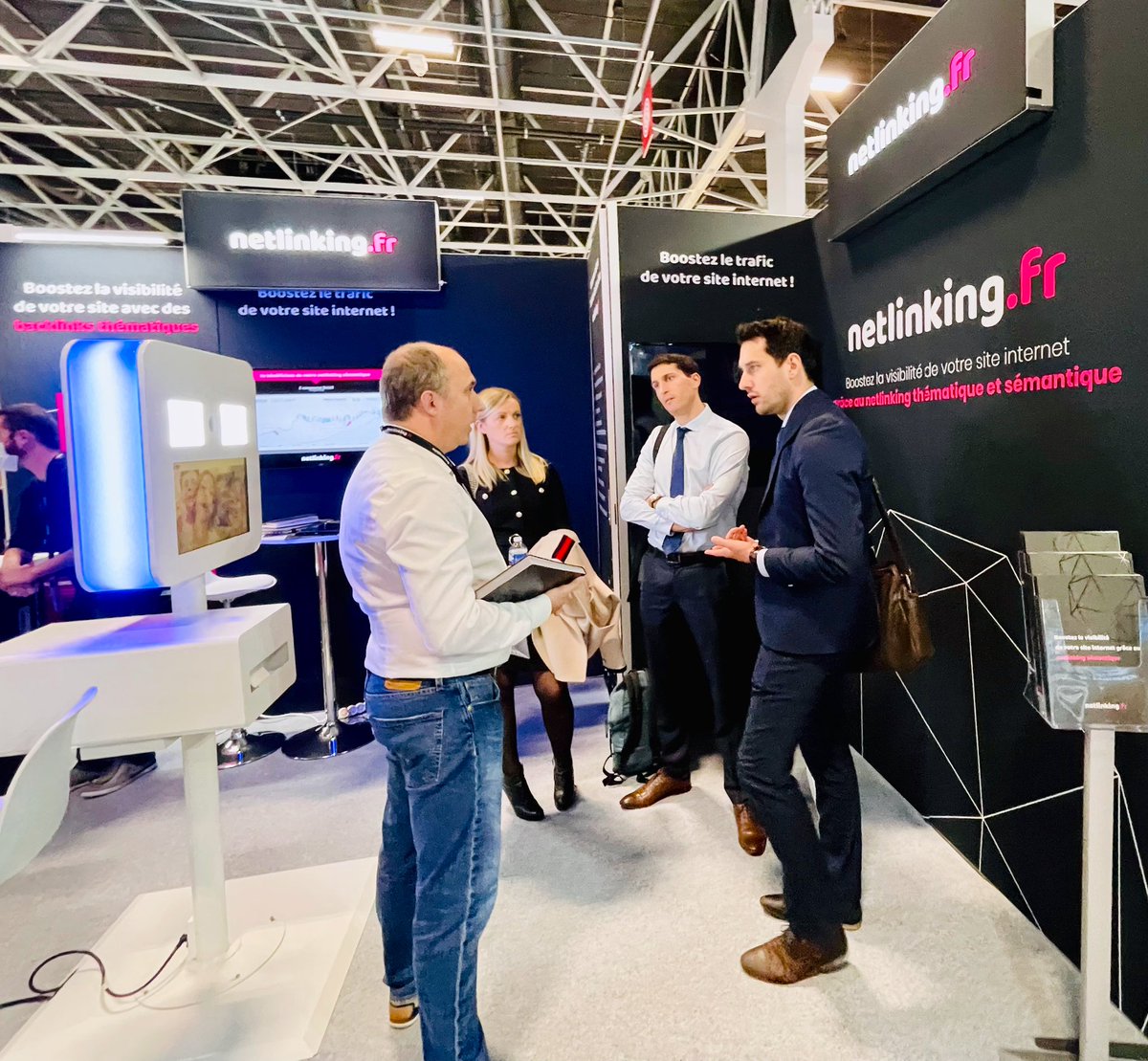 #RENT2021
Des clients, des partenaires, des amis, bref, la famille du <a href="/salonrent/">Salon RENT</a> 🏰📲

#SalonRENT <a href="/PROPRIETESLF/">PROPRIÉTÉS Le Figaro</a> <a href="/engelvolkersprs/">Engel & Völkers Paris</a> <a href="/DoubleNumerique/">Agence Double Numérique 🚺🚹</a>