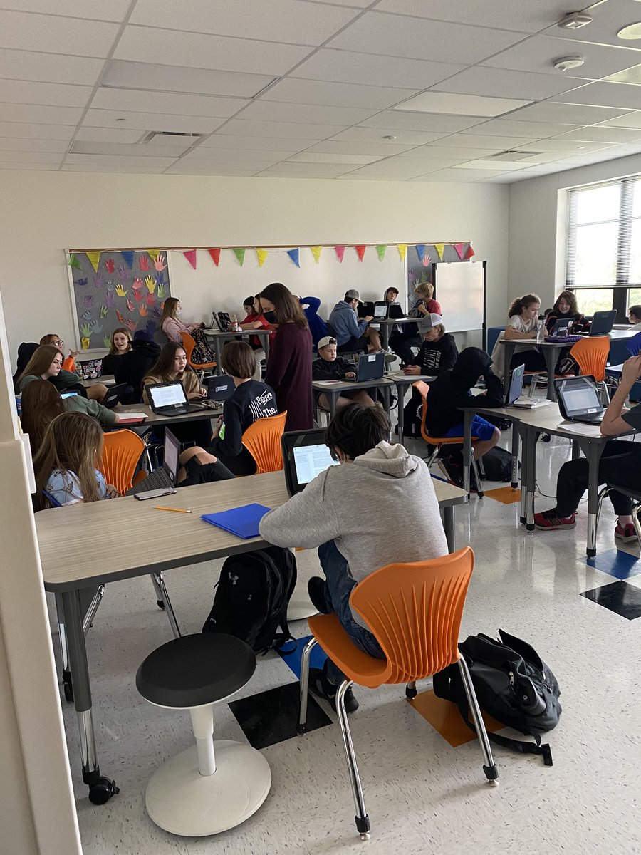 brittanydocket's tweet image. Mrs. Cowgill’s English class making reading Poe and assigning a psychological disorder! A cross curricular connection!! Yes!!! #NPObserveMe