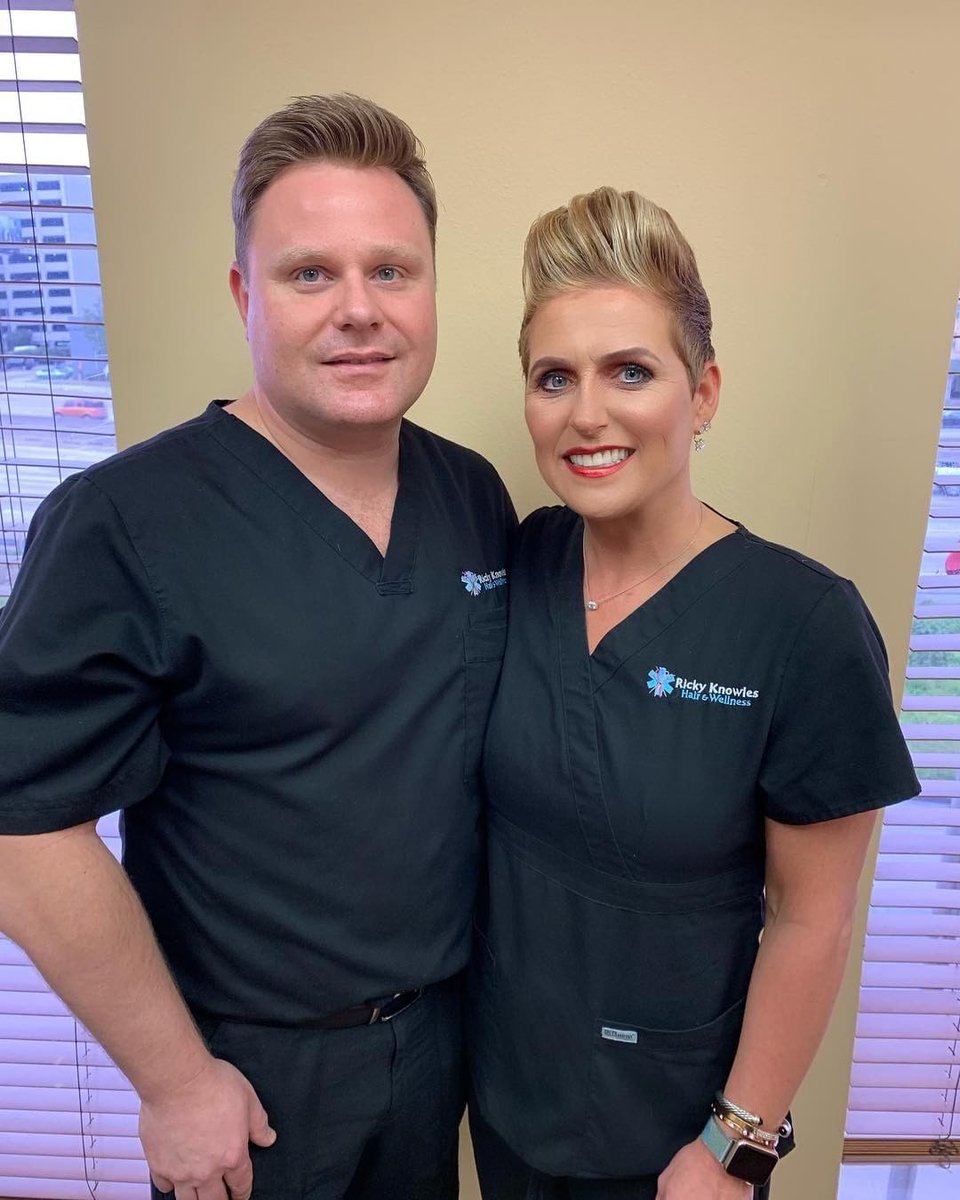 SocialBehavior_'s tweet photo. We are here for #WCW🙌👑!!

Meet Kristen Knowles, of @rickyknowleshair. She works passionately to make a huge impact in her lymphedema and post-mastectomy clients' lives. https://t.co/M6OopuXCXi