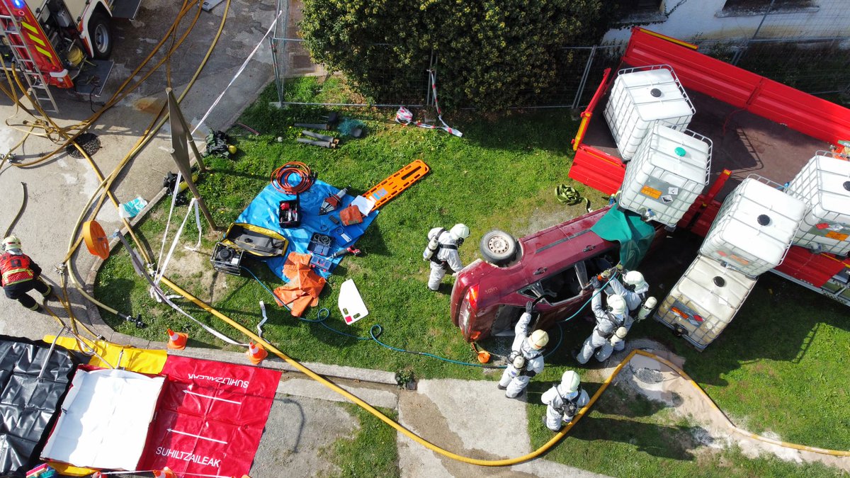 bomberos_na's tweet photo. Esta mañana, simulacro final del Proyecto #PoctefaAlert en Eugui/Eugi (Navarra).
@112Aragon #BomberosGuipúzcoa
@sdis64
@policiaforal_na
@CruzRojaNavarra
#112Navarra
@bomberos_na
#DronesPolicíaForal
#DronesBomberosNavarra
https://t.co/7DACZ6n8bq https://t.co/1vP6HaF08e