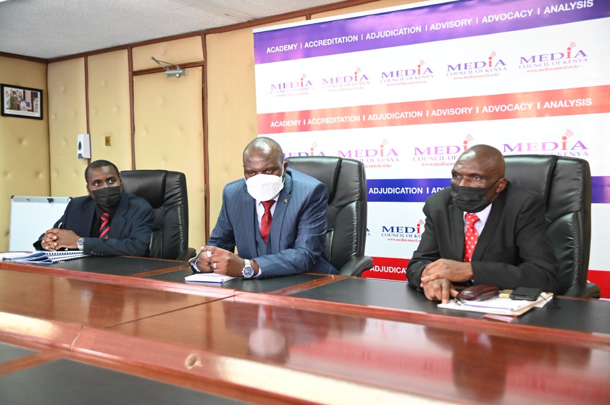 apbkenya's tweet photo. During the MOU signing, @MediaCouncilK was represented by the CEO Mr. David Omwoyo while APB was represented by Vice chairman @GesoraThomas, Treasurer Zipporah Simani and the Assistant Secretary General @omoleasiko https://t.co/2pRgPhByNi