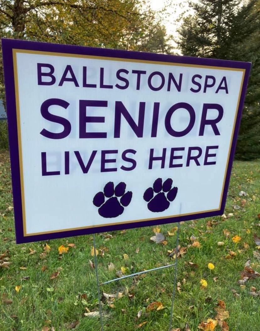 bspaclassof2022's tweet photo. Ballston Spa Senior Lives Here yard signs!

💰 $10

📣 Order by this Friday Homecoming night to guarantee your sign:

🪧 Easy pick ups next week; stay tuned for details. https://t.co/ceaHlBB7Y0