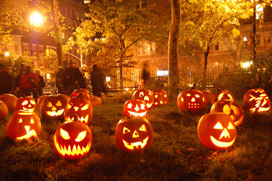 Best Places To Visit During #Halloween...
ow.ly/d9o750GuQCg 
#Travel