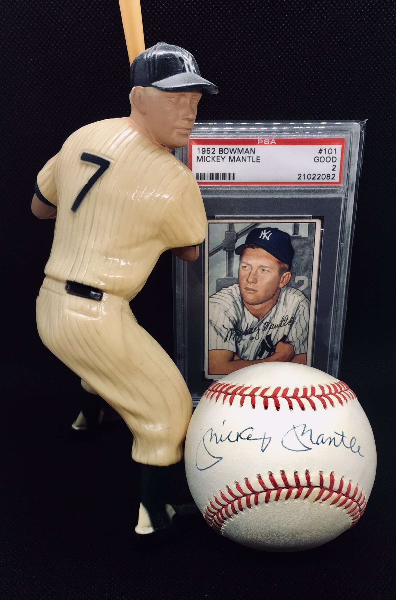 Happy 90th Birthday to The
Mick, The Commerce Comet,
the late, great Mickey Mantle. 