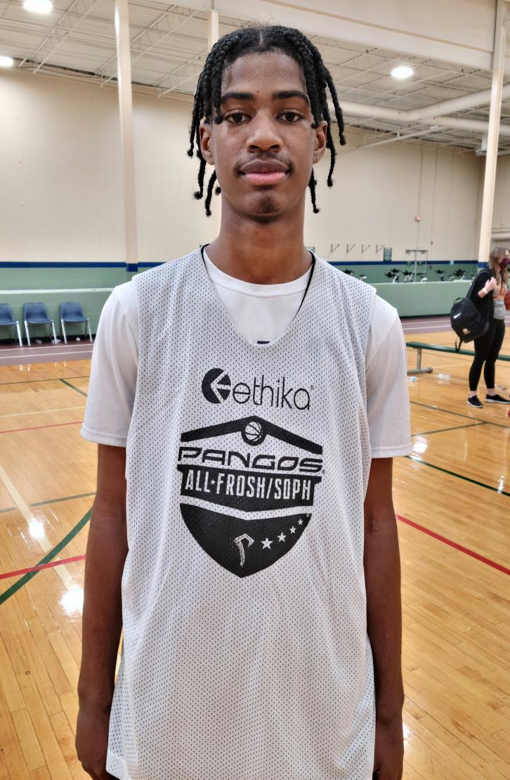 trigonis30's tweet photo. Pangos All-Midwest Fr/So Camp Notes: 6-6 2025 Bryce Heard (Kenwood/Chicago IL) wasn't just a consensus Top 30 Game pick but 1 of the most promising freshmen we've seen so far. Athletic swingman showed deep, accurate &amp; clutch range on J in Top 30 Game @FCPPangos @BallerTV https://t.co/HgQJiNGCuO