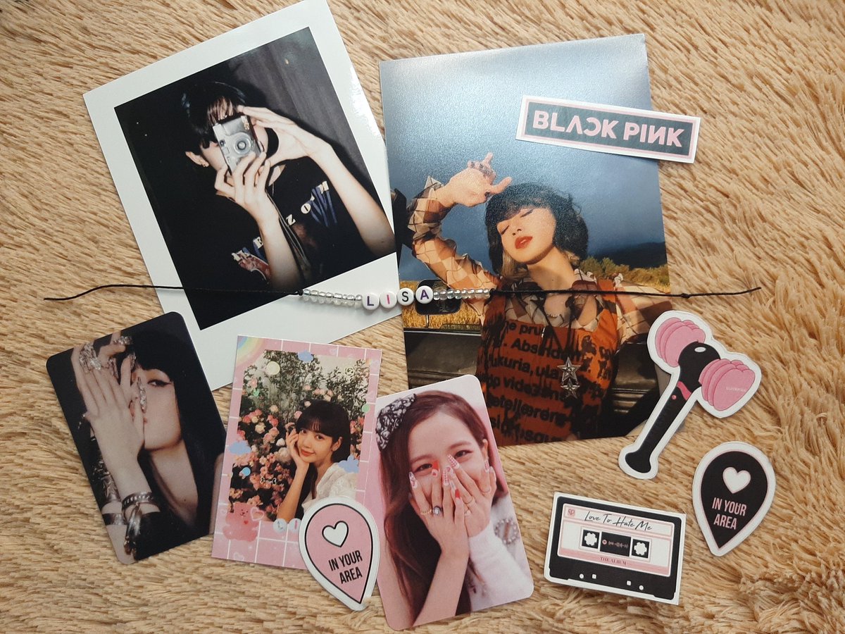 Hiray_Jane's tweet photo. RECOMENDACIÓN: Si no saben donde comprar sus álbums de k-pop, les sugiero mucha esta pagina "SPECIAL STORE", te atienden muy bien, son amables, y tus productos vienen bien protegidos y mas aparte te dan regalitos!!!🥰 Miren los regalitos que me dieron al comprar el albúm de LISA. https://t.co/B3KErEePoS