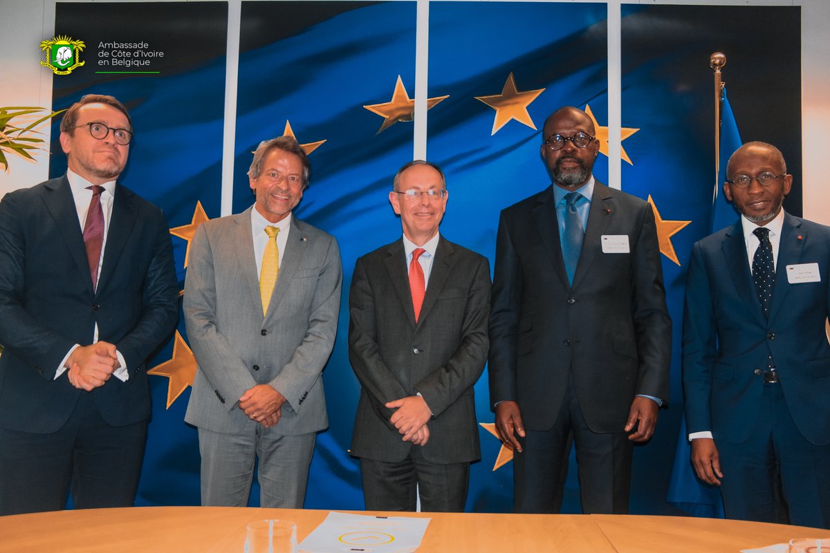 AmbaciB's tweet photo. Les Mardi 19 Octobre 2021, le Ministre Ivoirien des Eaux et Forêts M. Alain Richard Donwahi a eu une séance de travail avec M. Patrick Child, Directeur Général adjoint de la Direction Générale de l’Environnement de la Comission Européenne. https://t.co/hNCLBvCbkT