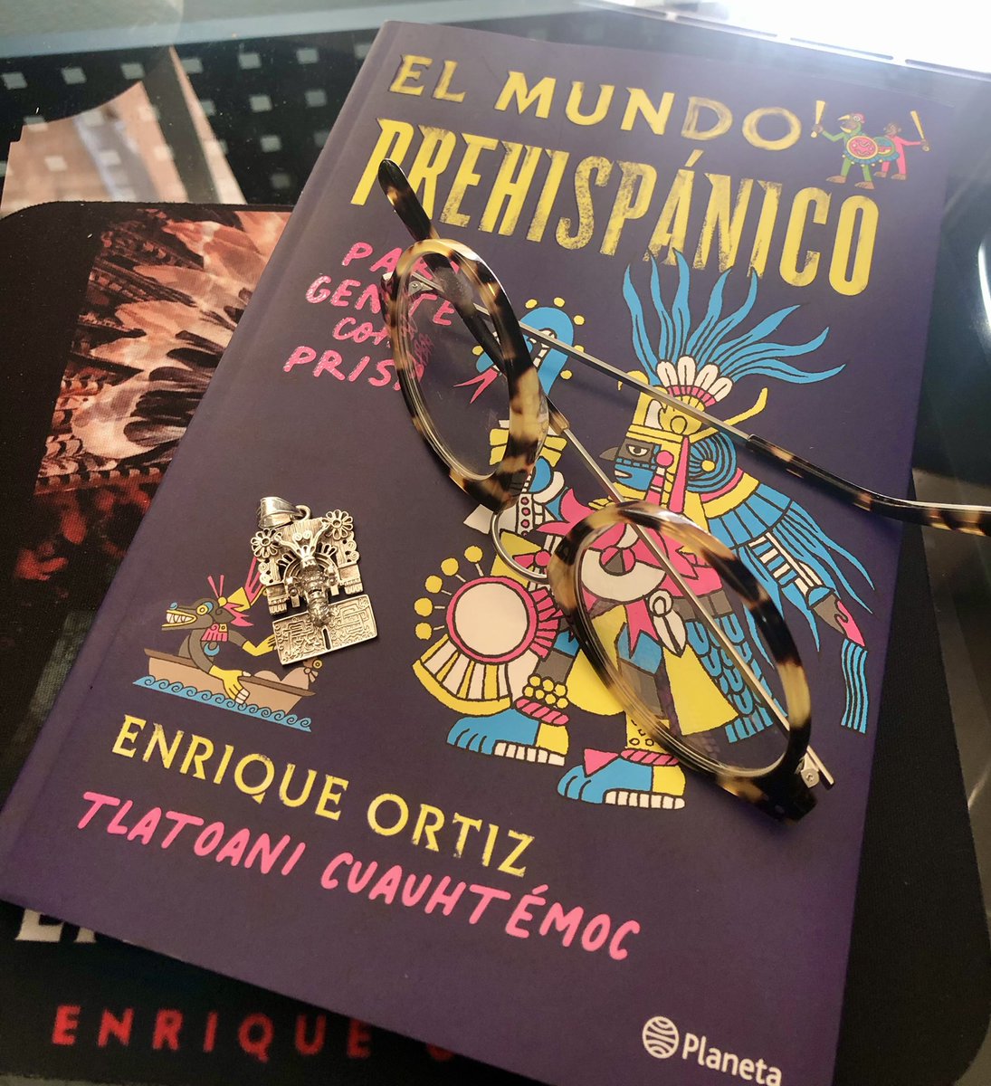 #Sabíasque los antiguos mexicas usaban la palabra icnopiltotomacpol para faltarse el respeto en una trifuca? En náhuatl significa “gordo huérfano.” A un calumniador le decían tencualactli que significa escupitajo. Lee mas datos en mi libro. Encuéntralo en <a href="/amazonmex/">Amazon México</a> !