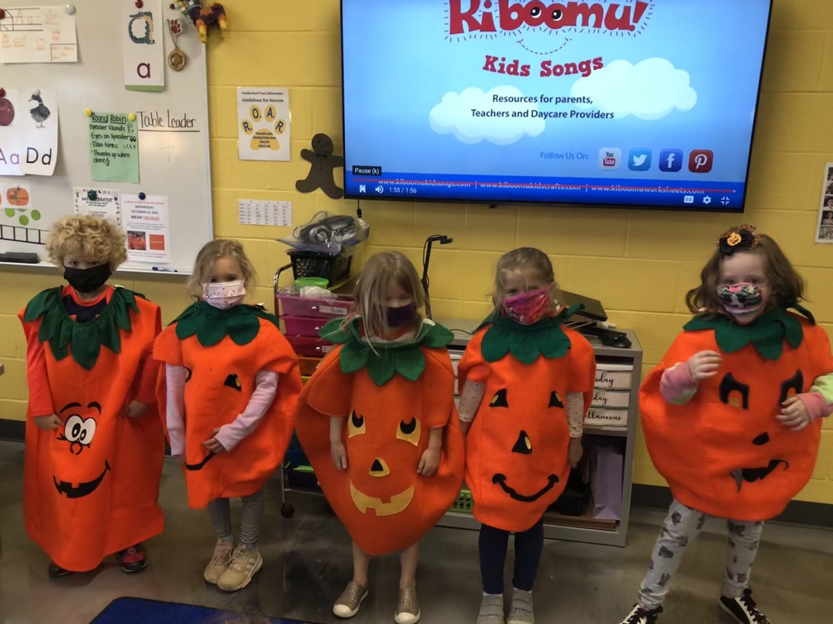 atwells_class's tweet photo. The cutest pumpkins in the patch πβ€οΈ #5littlepumpkins https://t.co/fakGqdjwLP
