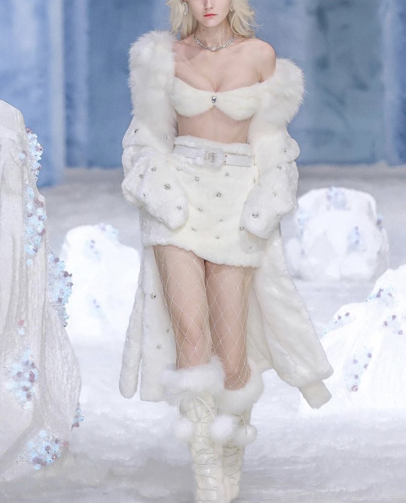 merglitz's tweet photo. ozlana fw 21-22 https://t.co/O8A5LkAuR9