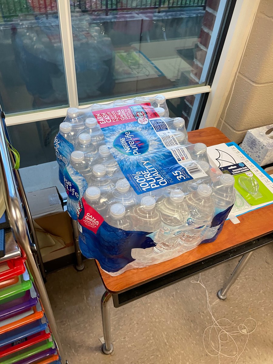 msashtonwillia1's tweet photo. I can’t even express how amazing my birthday has been so far! My teammates showered me with so much love! I feel so special! So thankful for the people i work with! 🥰🥰 @ekmommy  @1stGradeTeamMa1 @MabletonES https://t.co/YVF3o73POh