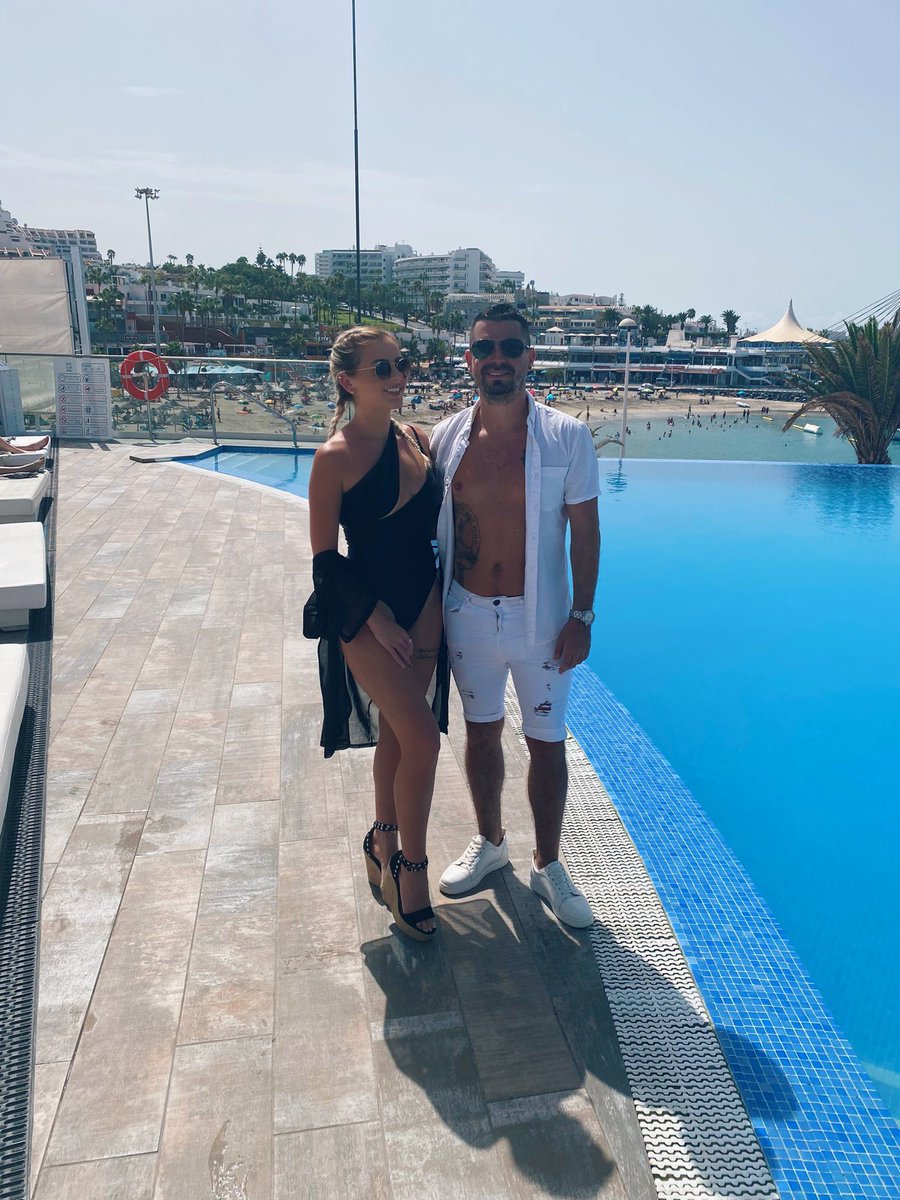 Steph_Barclayx's tweet photo. #CoupleGoals https://t.co/d7trqgT3Hb