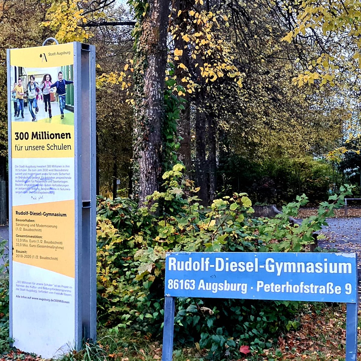 BZitzelsberger's tweet photo. Vorfahrt für #Bildung: Festakt zur Einweihung der neuen Räume für #Physik, #Chemie und #Biologie im Rudolf-Diesel-Gymnasium. Gute Unterhaltung durch die Concert Band. 45 Mio. werden investiert.
#RDG #MINT #Technik
➡️ FB: https://t.co/jt308N5fRn
➡️ Insta: https://t.co/EfcaOATpPL https://t.co/g4cO3fo7Yd