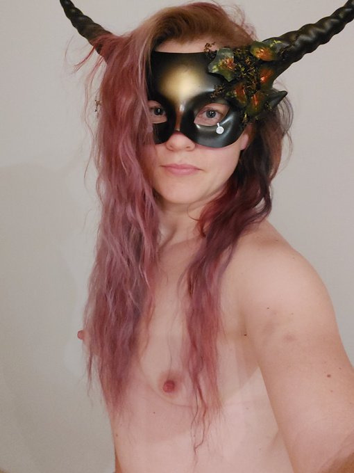 Happy new hair! #pinkhair #pornhub #femdom https://t.co/WVGAvzUkrN<a href="/tag/pinkhair"class="tags">#pinkhair</a><a href="/tag/pornhub"class="tags">#pornhub</a><a href="/tag/femdom"class="tags">#femdom</a>