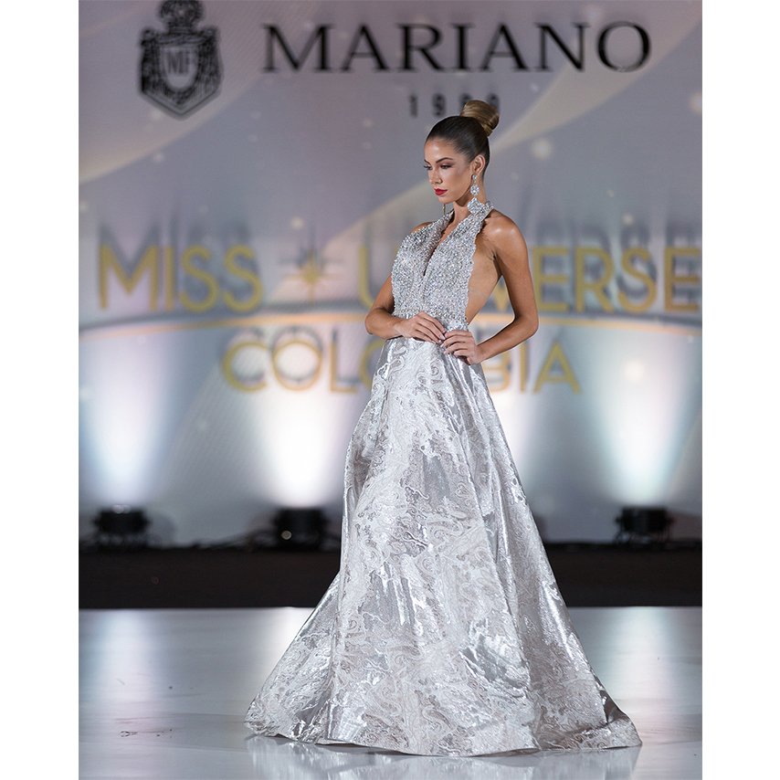 inspanishmgz's tweet photo. Gala Elegancia Mariano 2021

Foto #JonCadena Diseño #MarianoFernandez
#beautypageant #missology #dress #glamour #trajedegala #missuniversecolombia #colombia https://t.co/URo2GmRg6A
