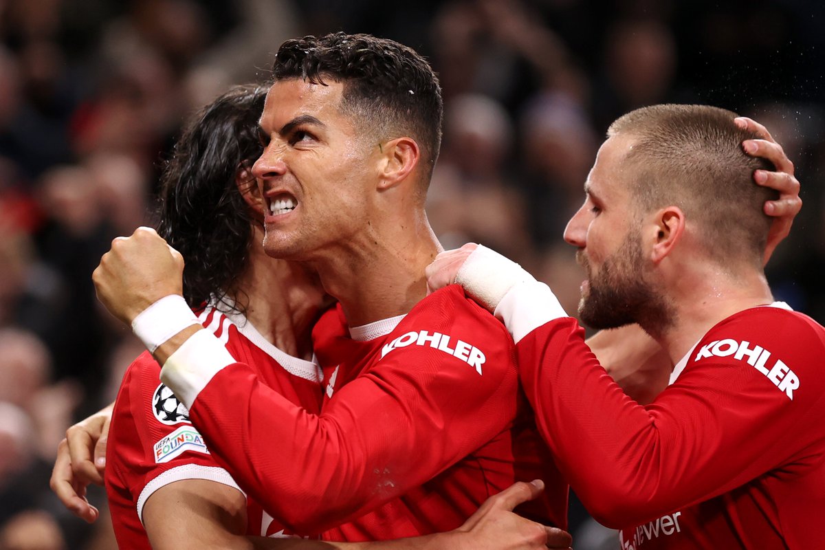 ChampionsLeague's tweet photo. Scenes at Old Trafford!

#UCL https://t.co/iQrHk8PD4A