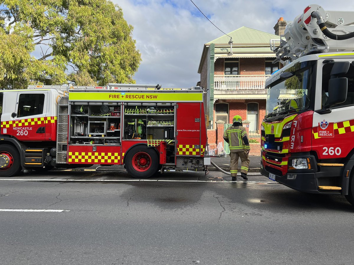 SammyPoate's tweet photo. BREAKING | A man is being flown to Royal North Shore Hospital with severe burns following a unit fire on Darby Street. @nbnnews @9NewsSyd https://t.co/pzERkhX2jA