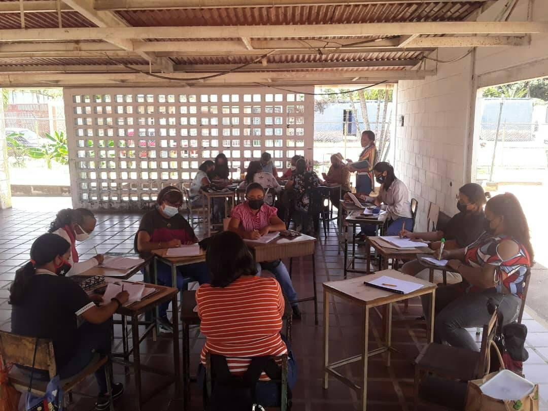 ebn_la's tweet photo. II Encuentro del Curso de Actualización. Retorno Seguro a Clases 2021-2022
#CircuitoEducativo N6,Miguel Otero Silva 
#Ambiente N1,Héroes y Heroínas en Victoria. 
#Municipio  Simon Rodriguez
Dirigido  Prof Maira Rengel .

@ZEANZOATEGUI1 @carcast02 @MPPEDUCACION @_LaAvanzadora https://t.co/FA53MzNIGB