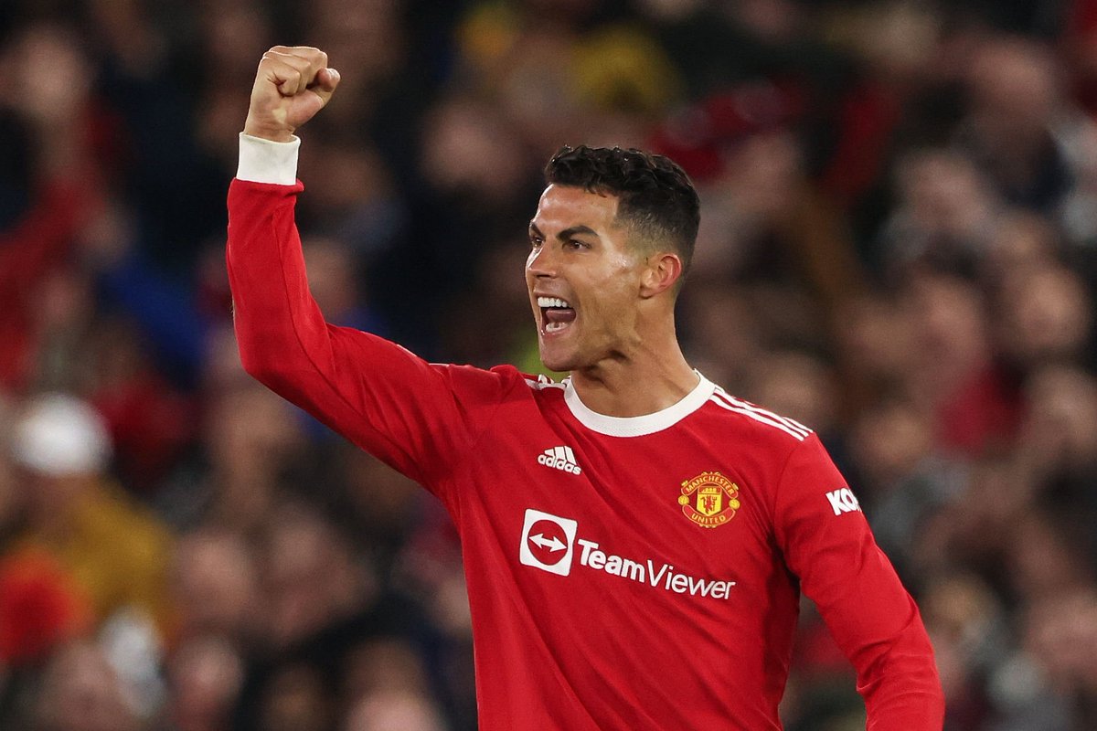 MUnitedFR's tweet photo. Le seul et unique 🐐 #MUFC #CR7 https://t.co/D4Beuwnbqd